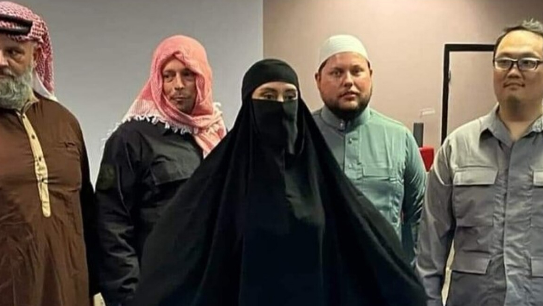 Tommy Newell in Middle Eastern dress